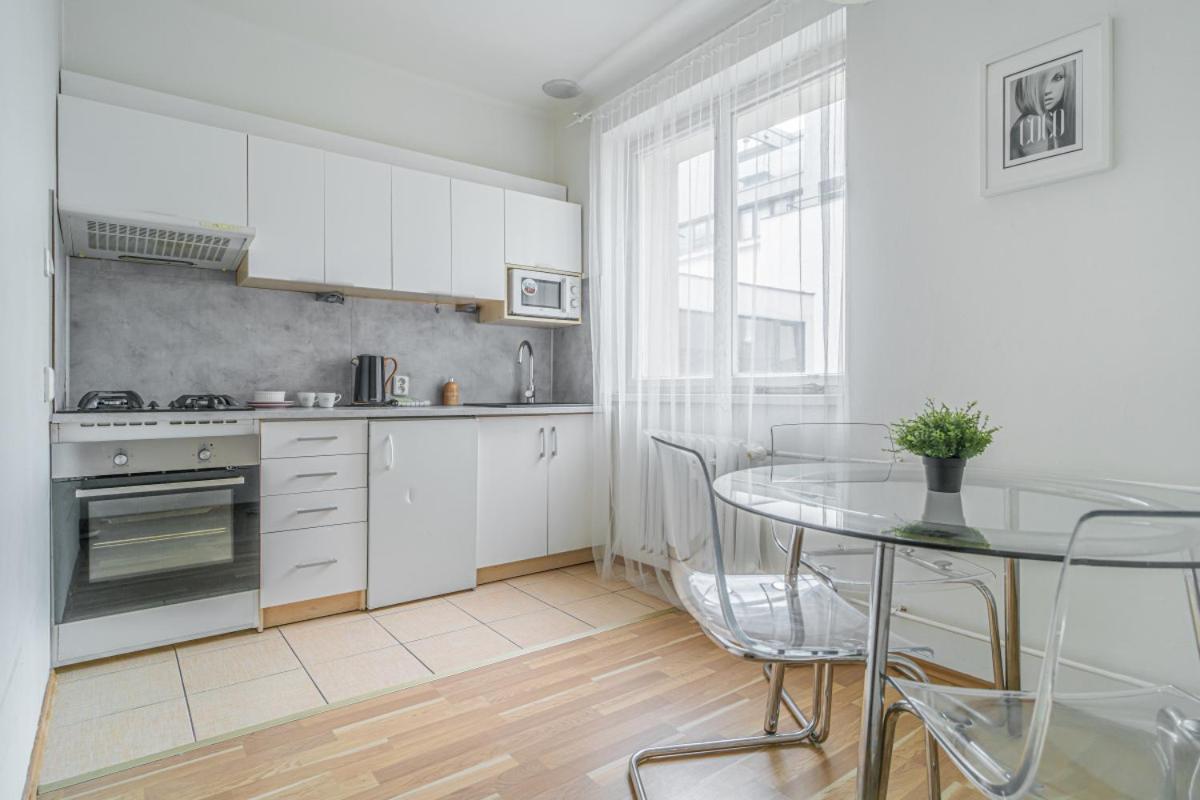 Lovely Miriam Apartment Prag