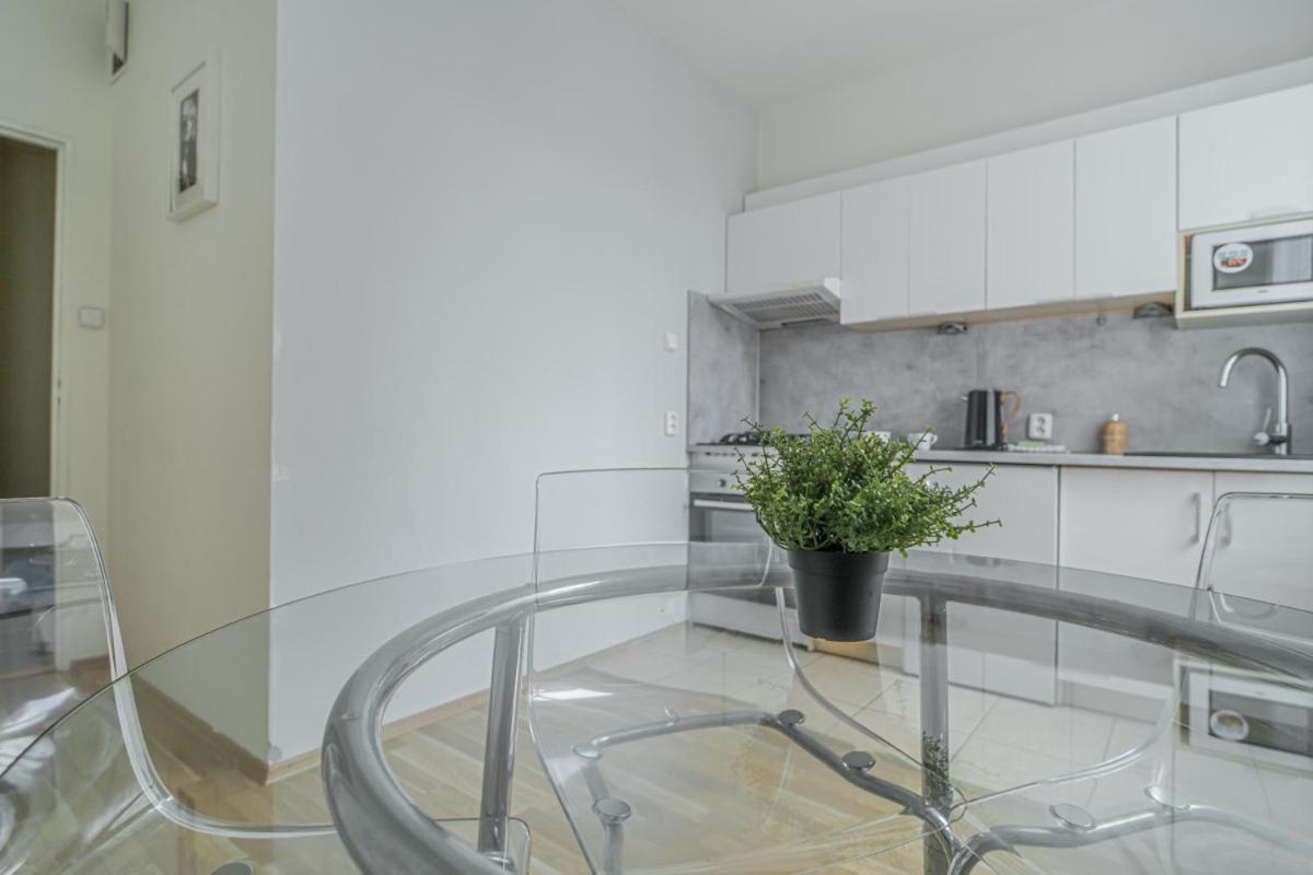 Lovely Miriam Apartment Prag